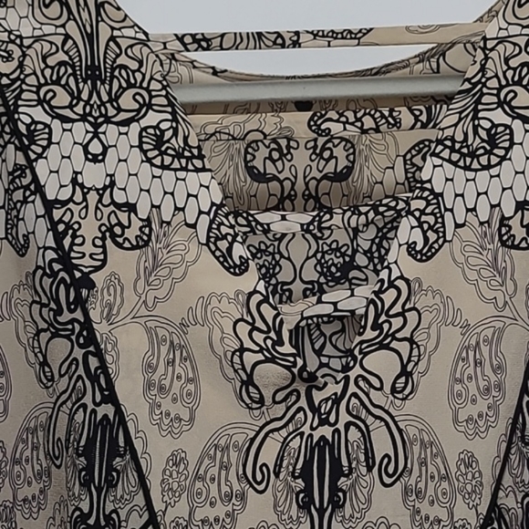 Anthropologie Silk Lace Print Short Sleeve Blouse Size M Black & Beige - Picture 7 of 8